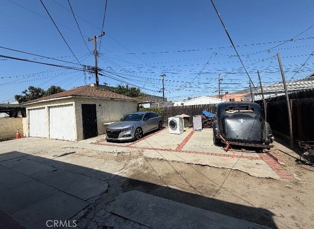 11415 California, Lynwood, CA 90262