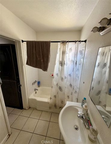 11415 California, Lynwood, CA 90262
