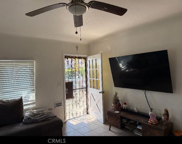 11415 California, Lynwood, CA 90262