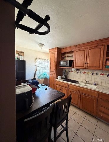 11415 California, Lynwood, CA 90262