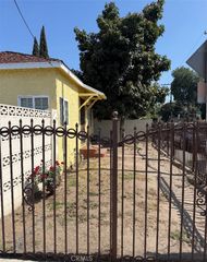 11415 California, Lynwood, CA 90262