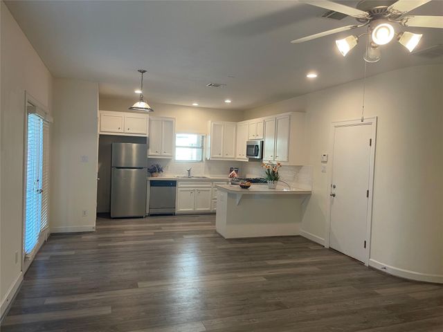 3704 Main Aspen Drive, Houston, TX 77025