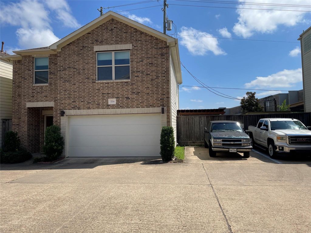 3704 Main Aspen Drive, Houston, TX 77025