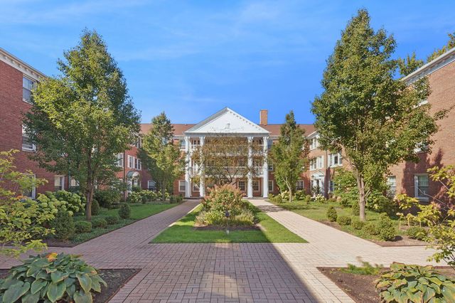 2252 Sherman Avenue 2, Evanston, IL 60201