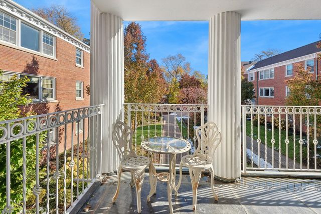 2252 Sherman Avenue 2, Evanston, IL 60201