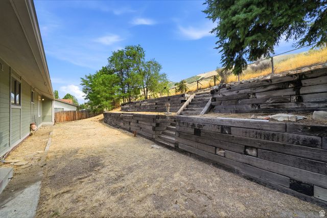 1560 E HILLS DR, Bountiful, UT 84010