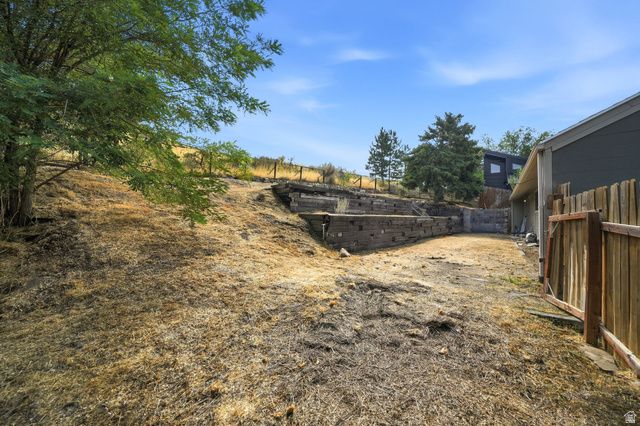 1560 E HILLS DR, Bountiful, UT 84010