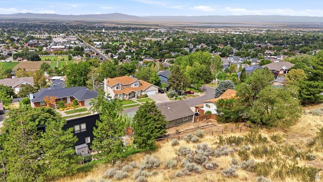 1560 E HILLS DR, Bountiful, UT 84010