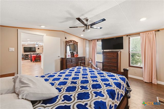 4426 Lost Hills Drive, Elmendorf, TX 78112