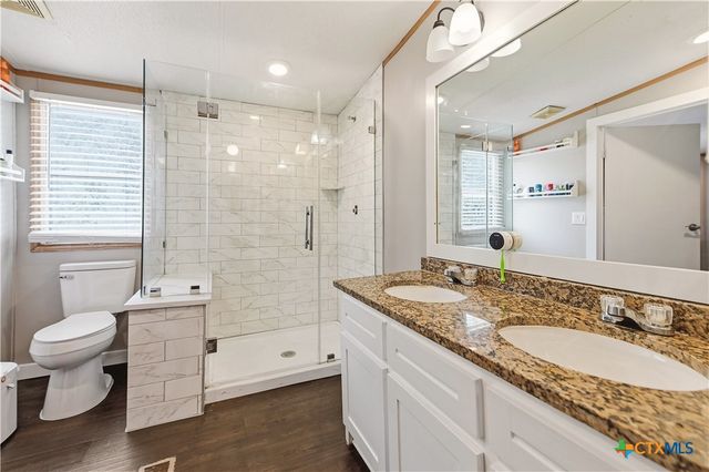 4426 Lost Hills Drive, Elmendorf, TX 78112