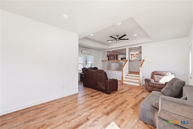 4426 Lost Hills Drive, Elmendorf, TX 78112