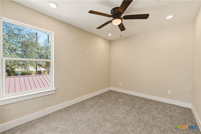 4426 Lost Hills Drive, Elmendorf, TX 78112