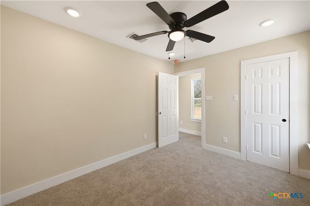 4426 Lost Hills Drive, Elmendorf, TX 78112