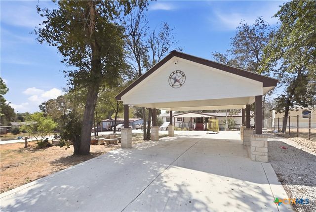 4426 Lost Hills Drive, Elmendorf, TX 78112