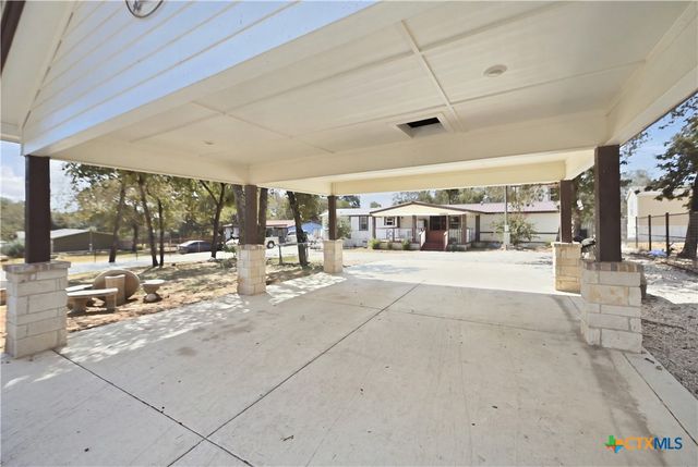 4426 Lost Hills Drive, Elmendorf, TX 78112