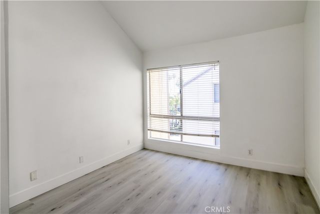 20253 Keswick Street 318, Winnetka, CA 91306