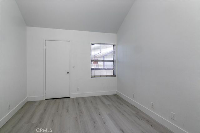 20253 Keswick Street 318, Winnetka, CA 91306