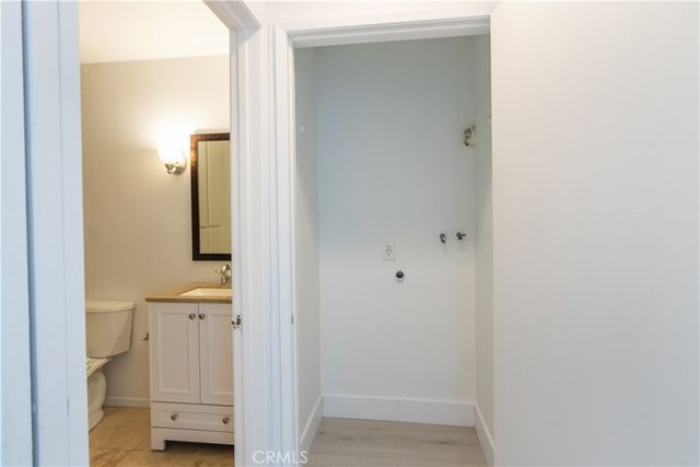 20253 Keswick Street 318, Winnetka, CA 91306