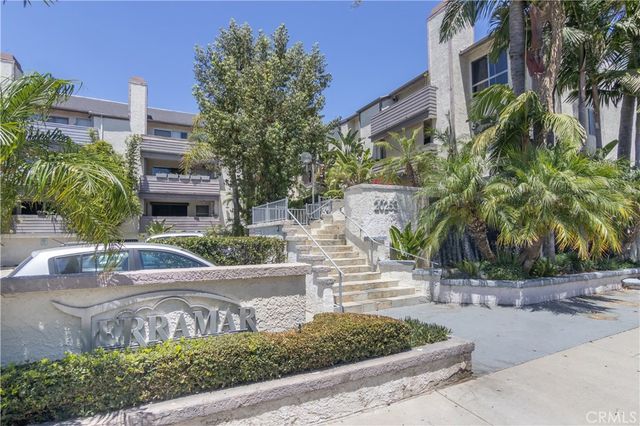 20253 Keswick Street 318, Winnetka, CA 91306