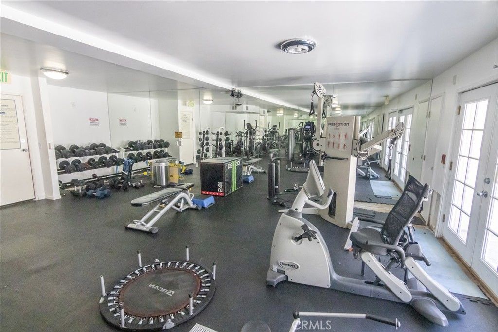 Image 20 of property listing at 20253 Keswick Street 318, Winnetka, CA 91306