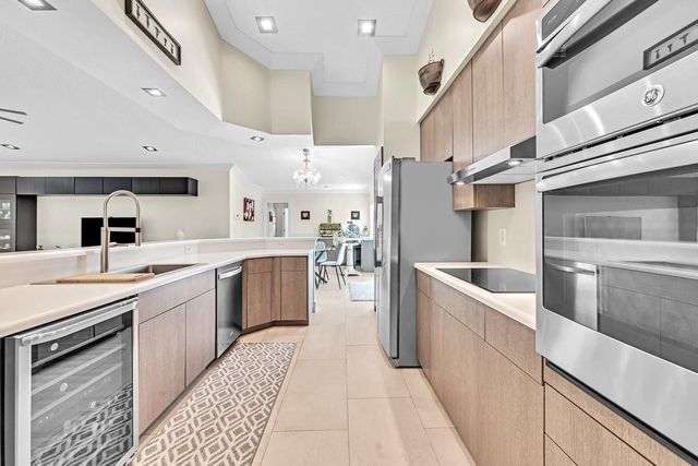 12041 NW 2nd Dr, Coral Springs, FL 33071
