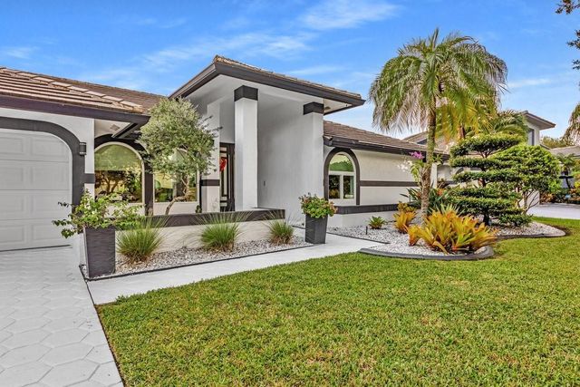 12041 NW 2nd Dr, Coral Springs, FL 33071