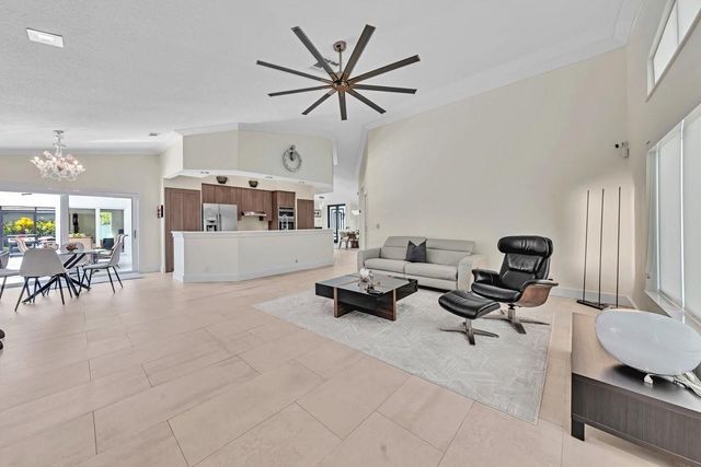 12041 NW 2nd Dr, Coral Springs, FL 33071