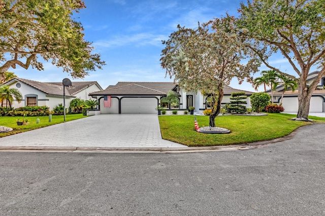 12041 NW 2nd Dr, Coral Springs, FL 33071