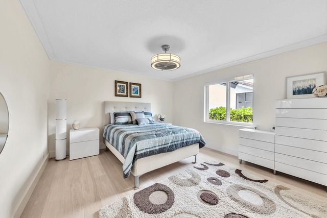 12041 NW 2nd Dr, Coral Springs, FL 33071