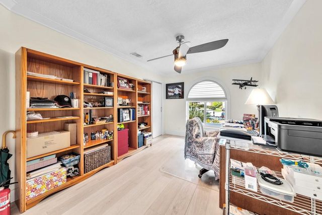 12041 NW 2nd Dr, Coral Springs, FL 33071