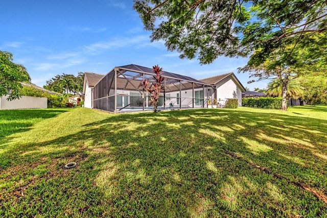 12041 NW 2nd Dr, Coral Springs, FL 33071
