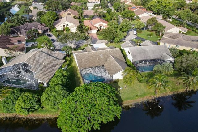 12041 NW 2nd Dr, Coral Springs, FL 33071