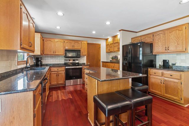 7239 Sherry LANE, Waterford, WI 53185