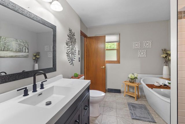 7239 Sherry LANE, Waterford, WI 53185