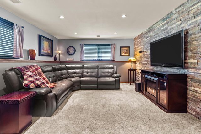 7239 Sherry LANE, Waterford, WI 53185