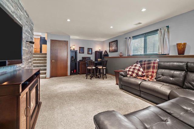 7239 Sherry LANE, Waterford, WI 53185