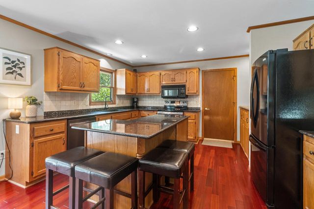 7239 Sherry LANE, Waterford, WI 53185