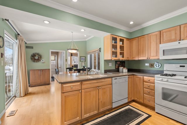 9 Merry Court, Countryside, IL 60525