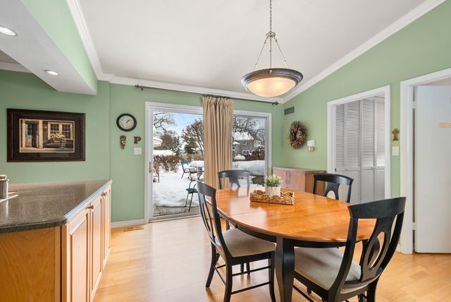 9 Merry Court, Countryside, IL 60525