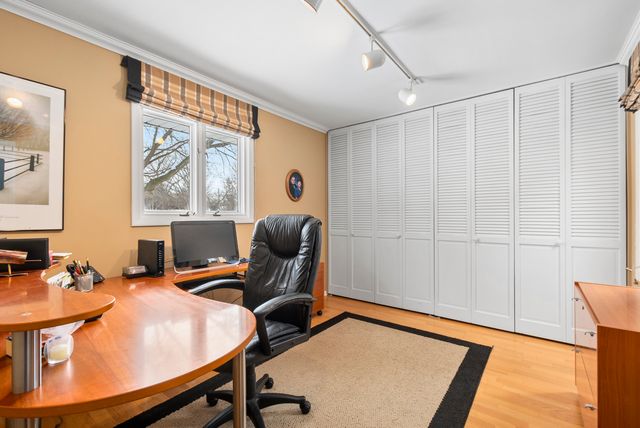 9 Merry Court, Countryside, IL 60525