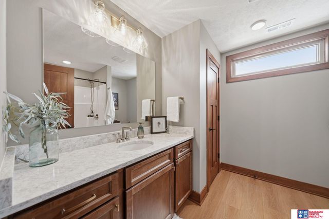 9508 Far Niente Lane, Lincoln, NE 68526