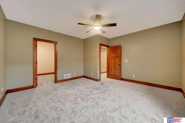 9508 Far Niente Lane, Lincoln, NE 68526