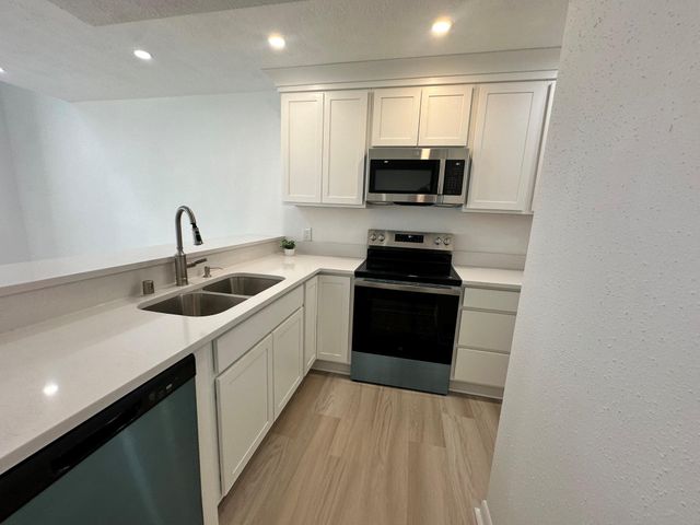 2800 Jeanetta Street 203, Houston, TX 77063