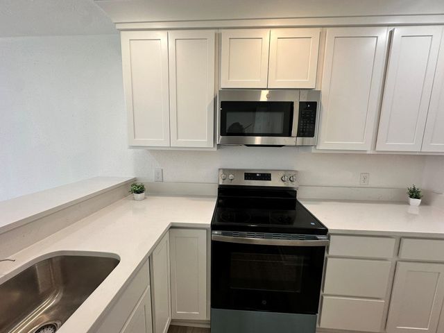 2800 Jeanetta Street 203, Houston, TX 77063