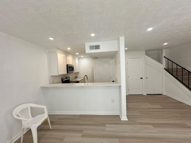 2800 Jeanetta Street 203, Houston, TX 77063