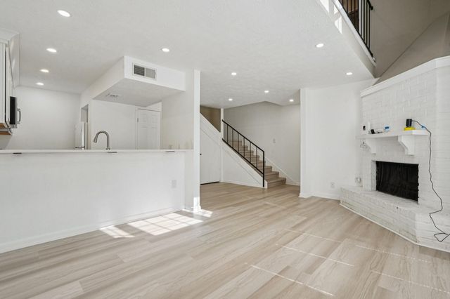 2800 Jeanetta Street 203, Houston, TX 77063