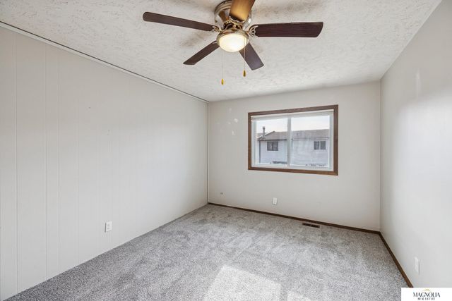 2617 Piccadilly Court, Lincoln, NE 68512