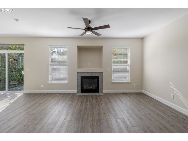 2111 Nw Beauchamp Ct, Camas, WA 98607