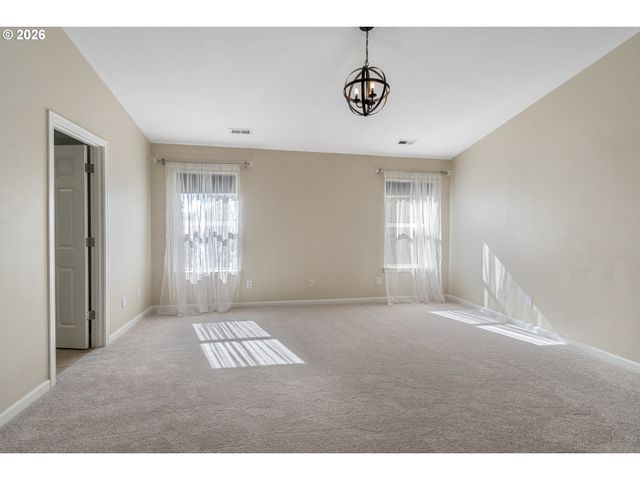 2111 Nw Beauchamp Ct, Camas, WA 98607