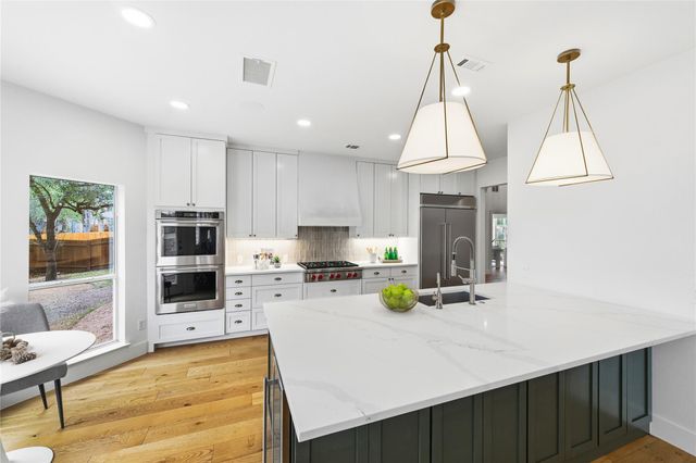 6600 Walebridge LN, Austin, TX 78739